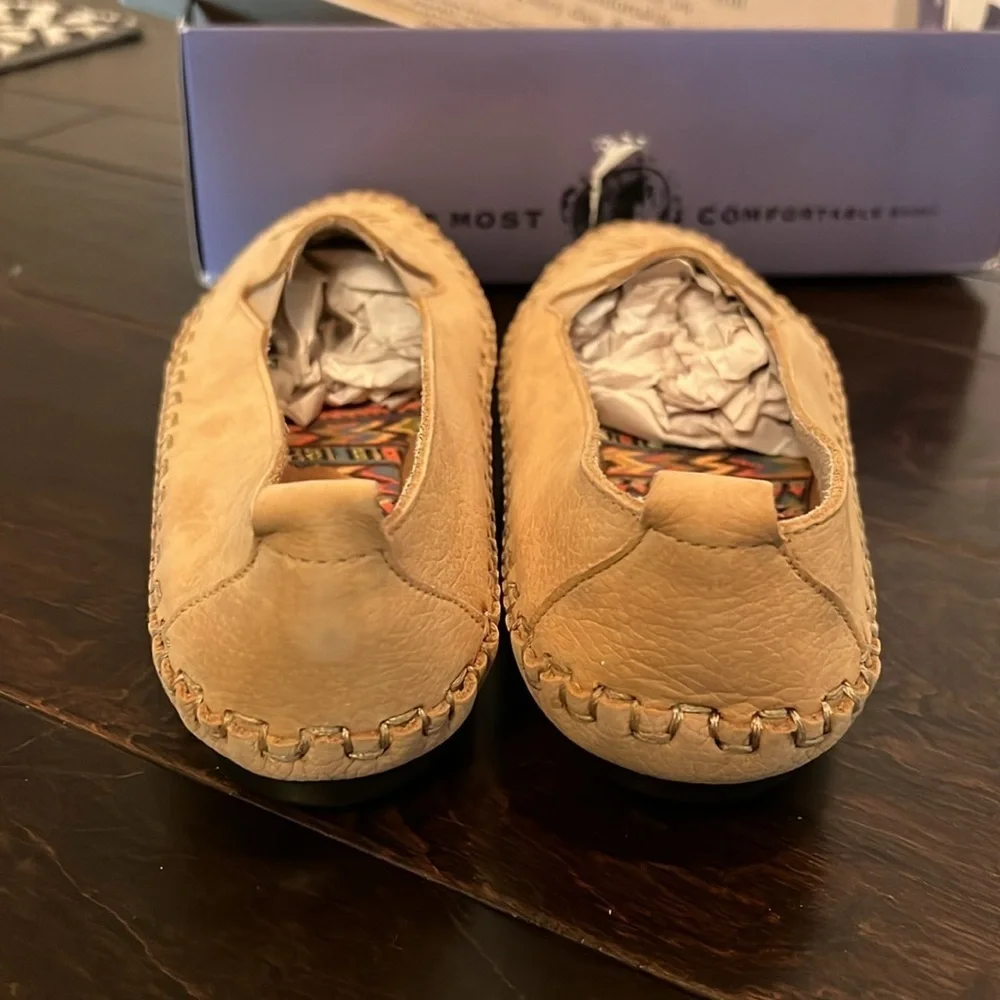 Hush Puppies loafer NIB 7